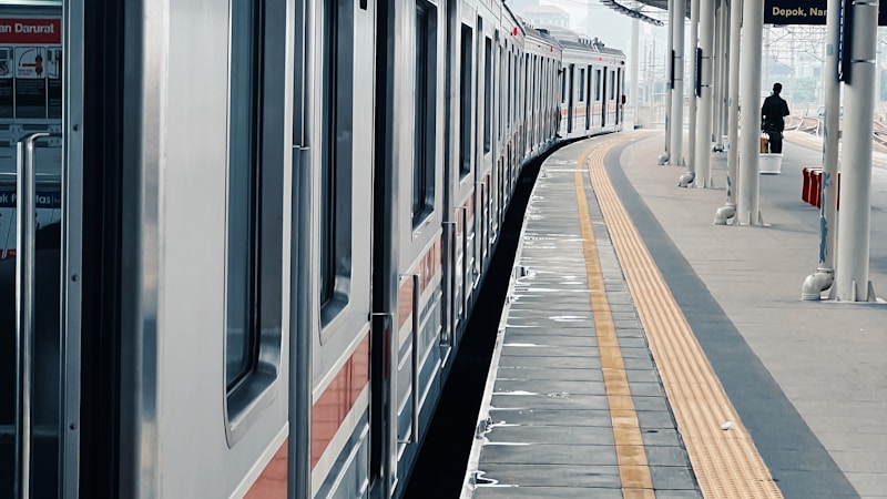 はやぶさで自由席に乗ってしまったら?乗車後の対応・追加料金・座れない時の対処法をやさしく解説