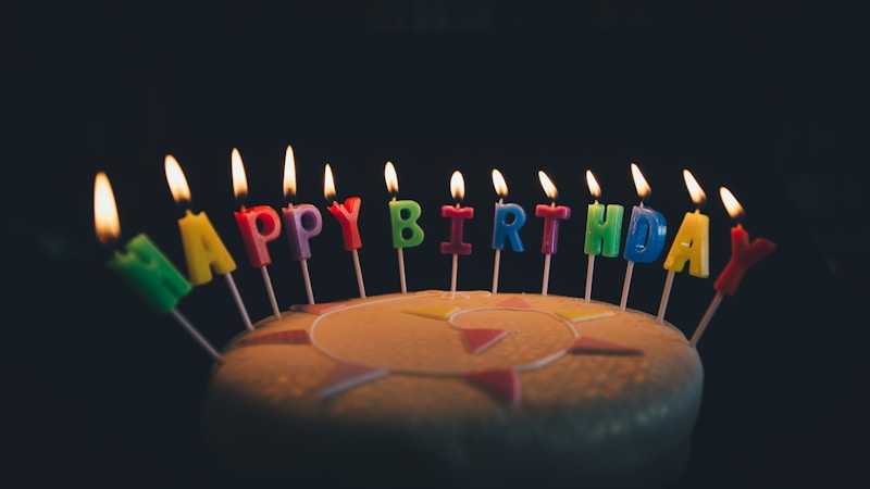 誕生日ケーキのろうそく本数に迷ったら?年齢・意味・飾り方までやさしく解説
